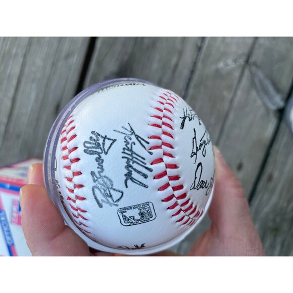 Vintage Signed Replilca of Twins Baseball 80s/90s - Picture 15 of 16